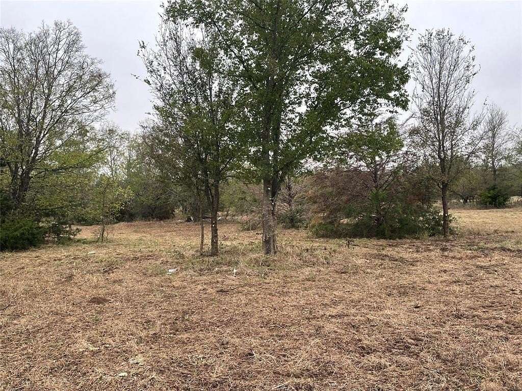 10.4 Acres of Land for Sale in Navarro, Texas