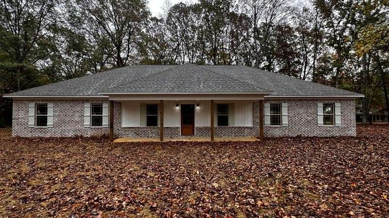 2 Acres of Residential Land with Home for Sale in Pontotoc, Mississippi