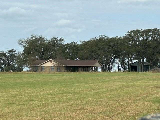 9 Acres of Land with Home for Sale in Jewett, Texas