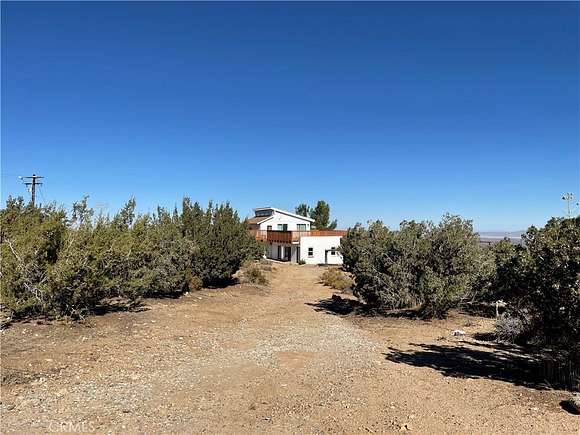 4.55 Acres of Residential Land with Home for Sale in Piñon Hills, California