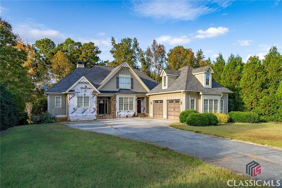 1.04 Acres of Residential Land with Home for Sale in Madison, Georgia