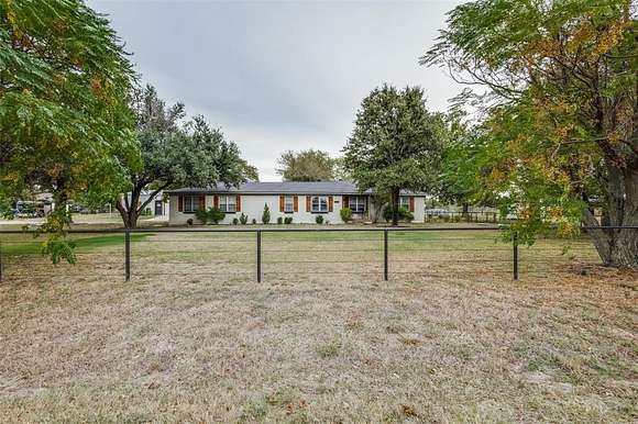 10.06 Acres of Land with Home for Sale in Cross Roads, Texas