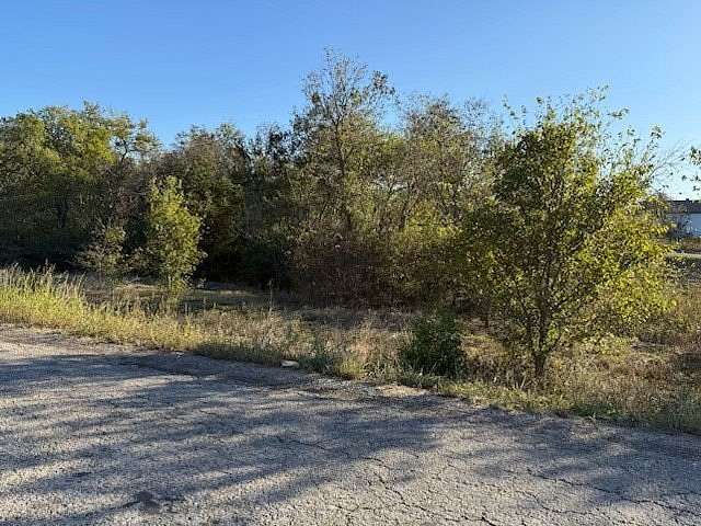 1.02 Acres of Residential Land for Sale in Chilton, Texas