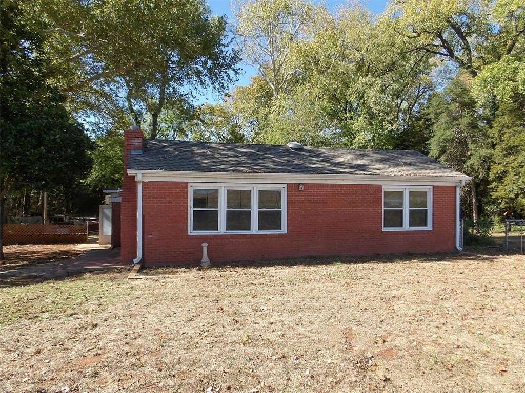 2.37 Acres of Residential Land with Home for Sale in Chickasha, Oklahoma