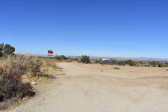 2.515 Acres of Land for Sale in Llano, California