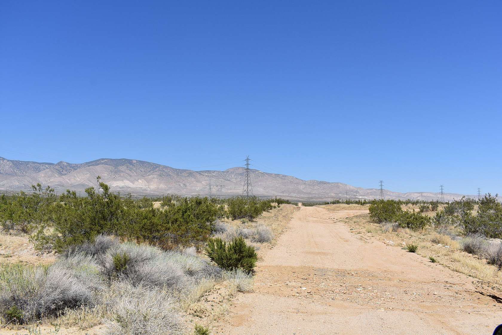 Residential Land for Sale in Mojave, California