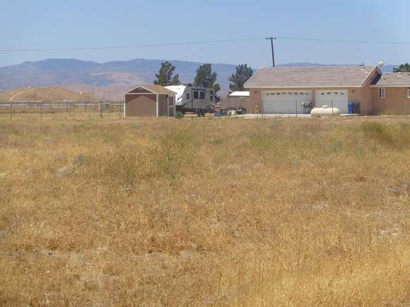 2.538 Acres of Land for Sale in Lancaster, California