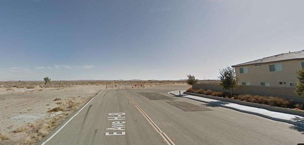 5.142 Acres of Land for Sale in Lancaster, California