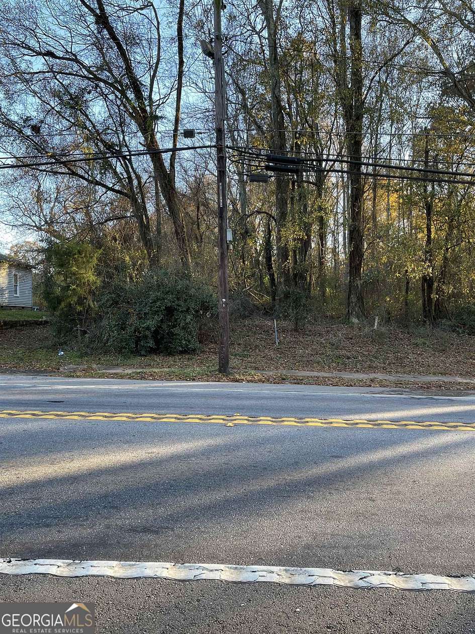 0.99 Acres of Commercial Land for Sale in Senoia, Georgia