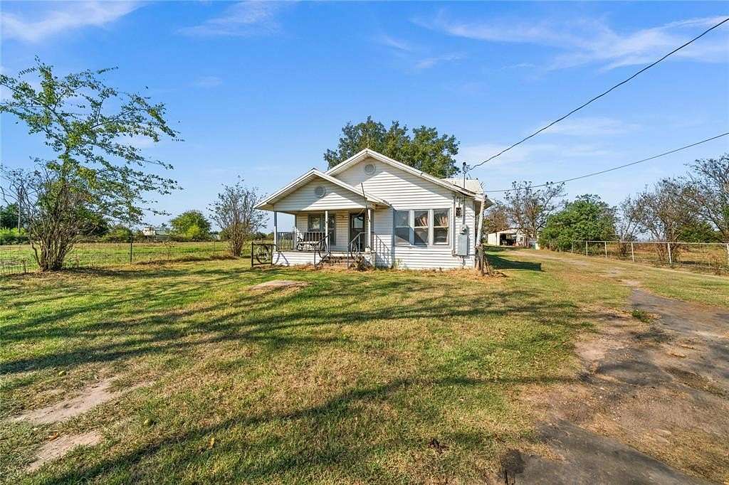 14.818 Acres of Land with Home for Sale in Canton, Texas