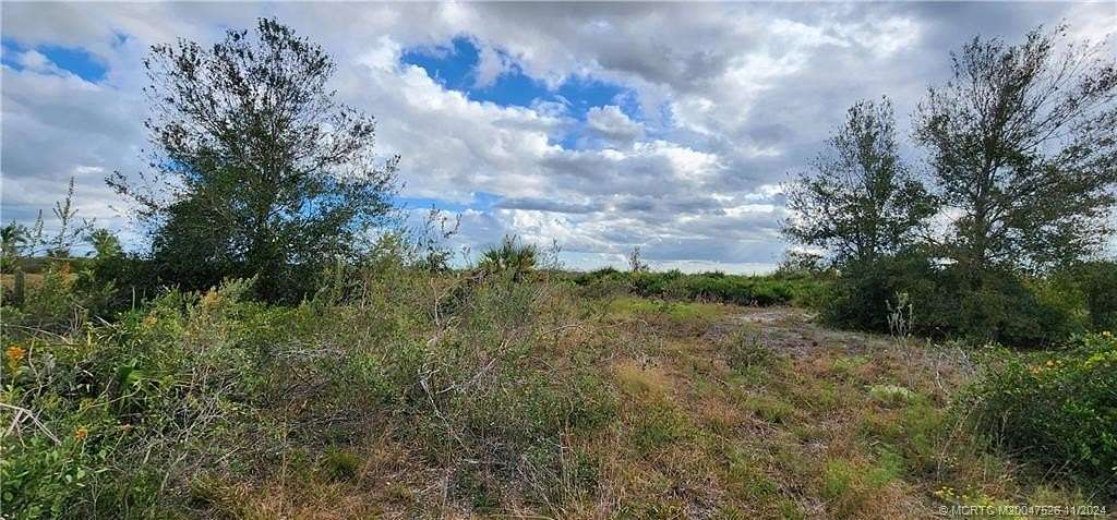 1.25 Acres of Land for Sale in Okeechobee, Florida