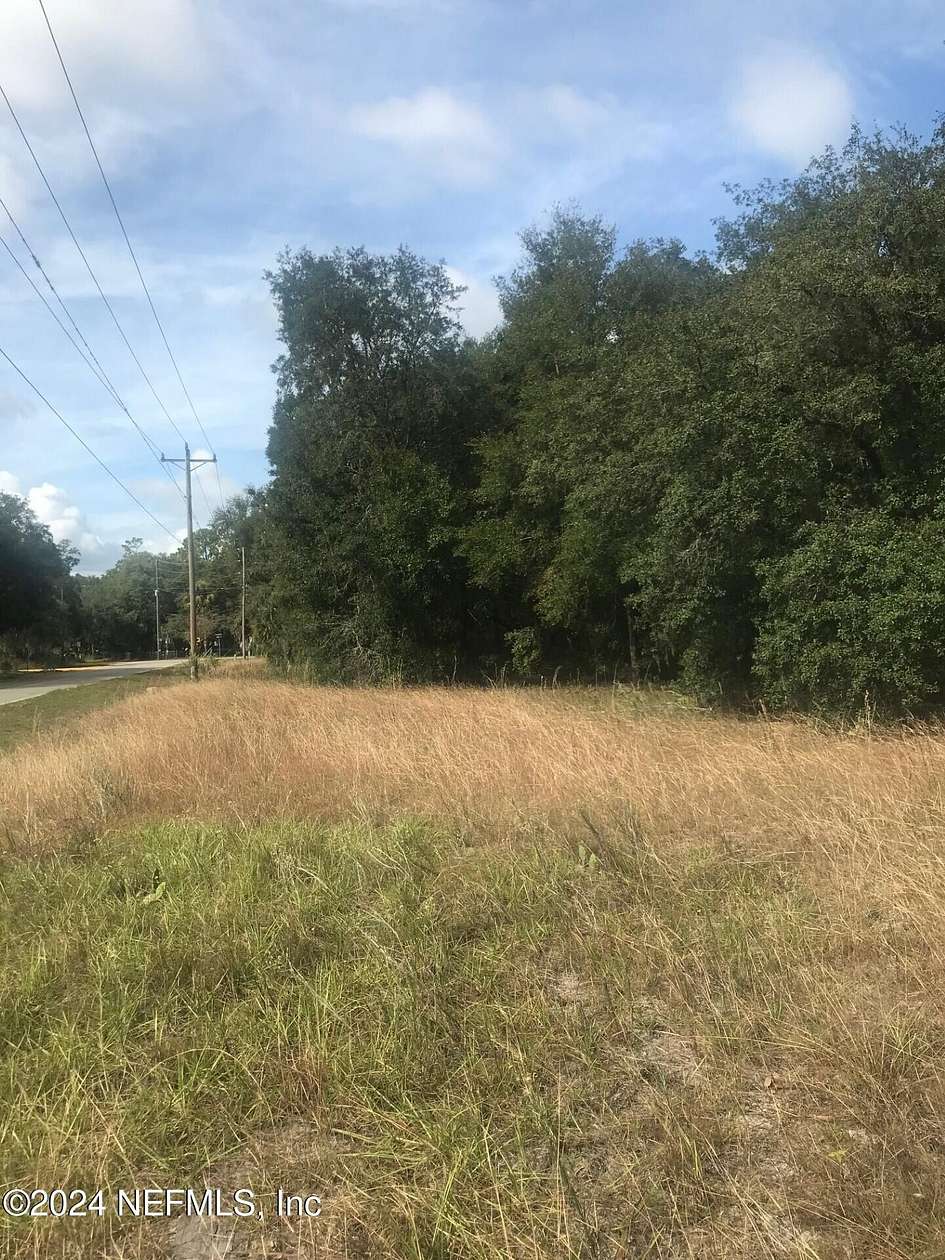 0.86 Acres of Residential Land for Sale in Interlachen, Florida