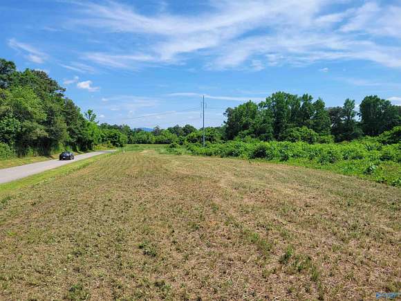 9.11 Acres of Land for Sale in Hanceville, Alabama