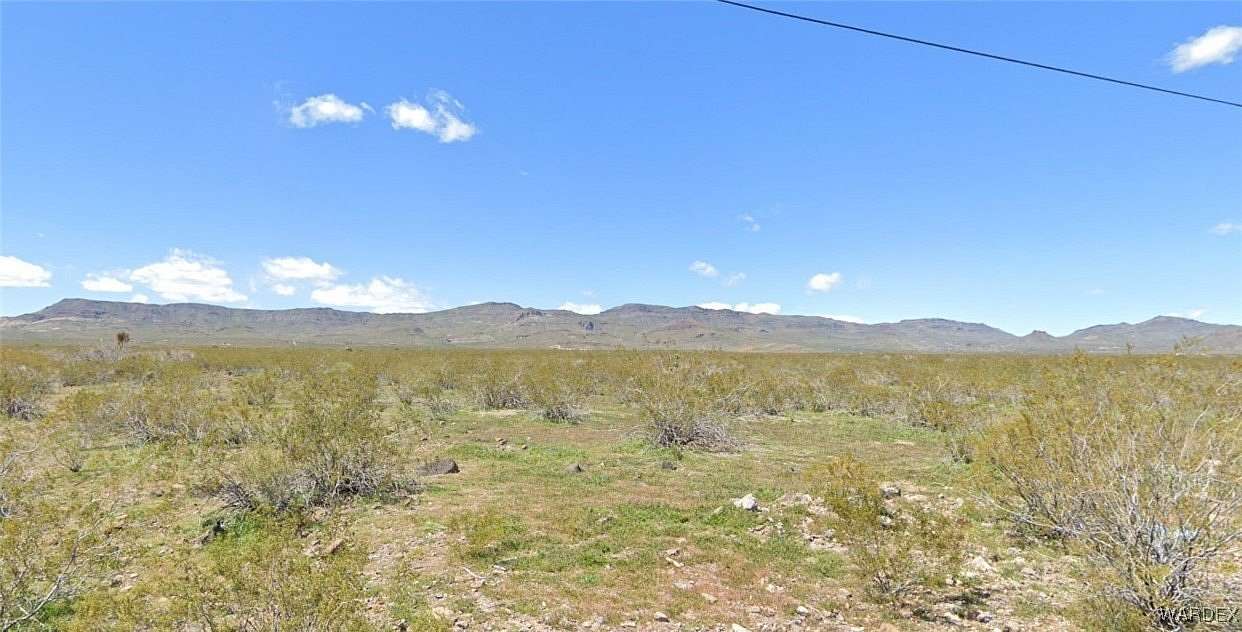 4.56 Acres of Land for Sale in Golden Valley, Arizona