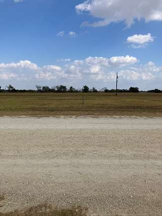 1 Acre of Mixed-Use Land for Sale in Marion, Texas