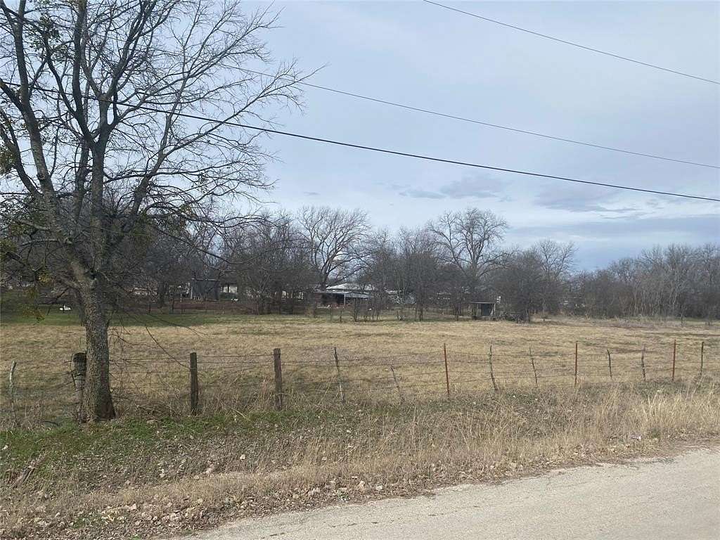 1.01 Acres of Residential Land for Sale in Dublin, Texas