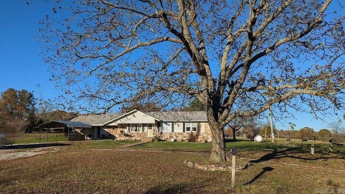 4 Acres of Residential Land with Home for Sale in Viola, Arkansas