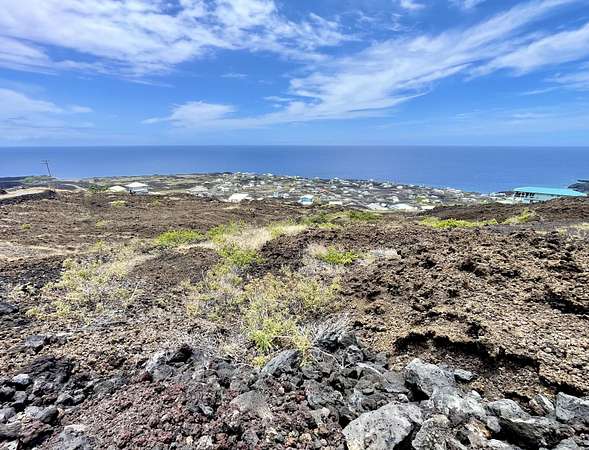 1 Acre of Residential Land for Sale in Captain Cook, Hawaii