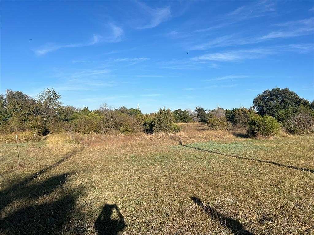 0.98 Acres of Residential Land for Sale in Glen Rose, Texas