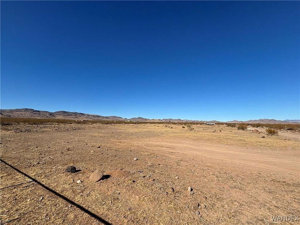 2.21 Acres of Residential Land for Sale in Golden Valley, Arizona