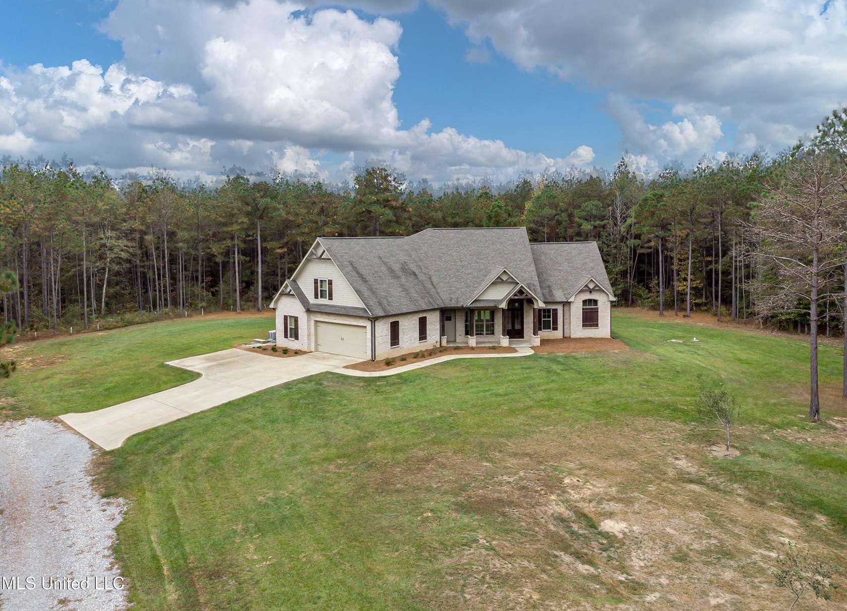 92.32 Acres of Recreational Land with Home for Sale in Canton, Mississippi