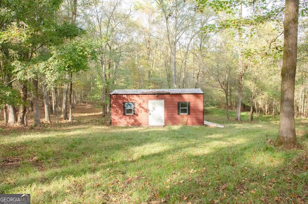 14.81 Acres of Land with Home for Sale in Madison, Georgia