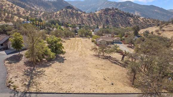 1.06 Acres of Residential Land for Sale in Three Rivers, California