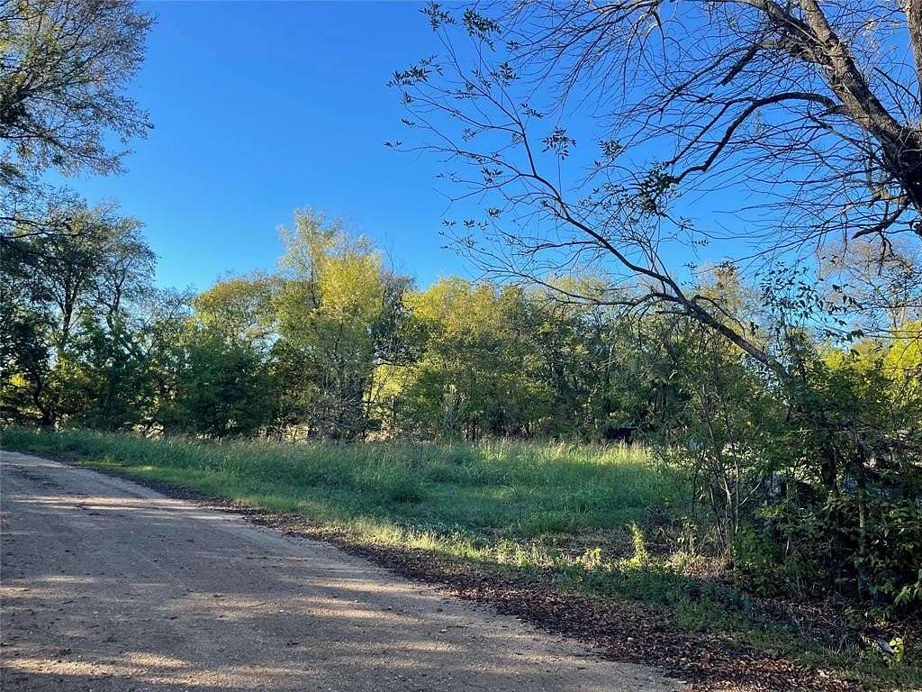 1.132 Acres of Residential Land for Sale in Enloe, Texas