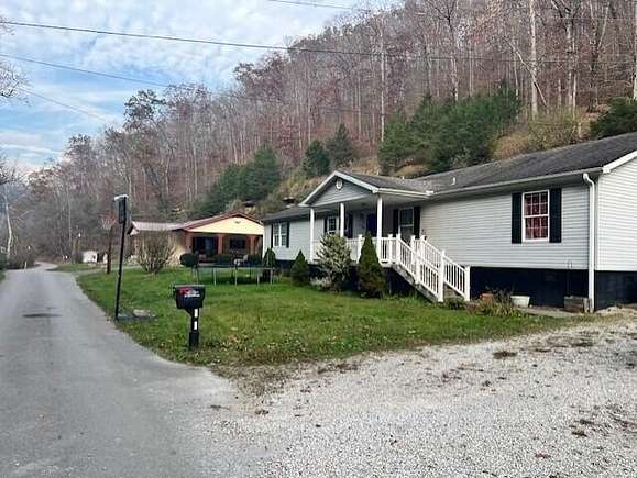 10 Acres of Residential Land with Home for Sale in Prestonsburg, Kentucky