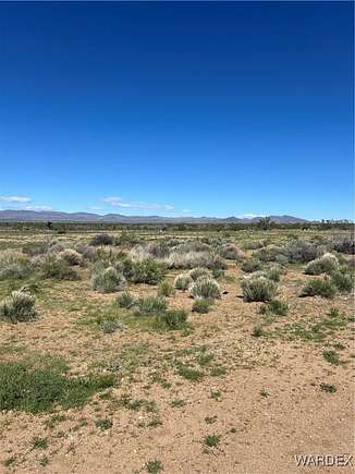 2.11 Acres of Residential Land for Sale in Golden Valley, Arizona