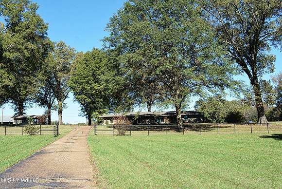 46 Acres of Land with Home for Sale in Hernando, Mississippi