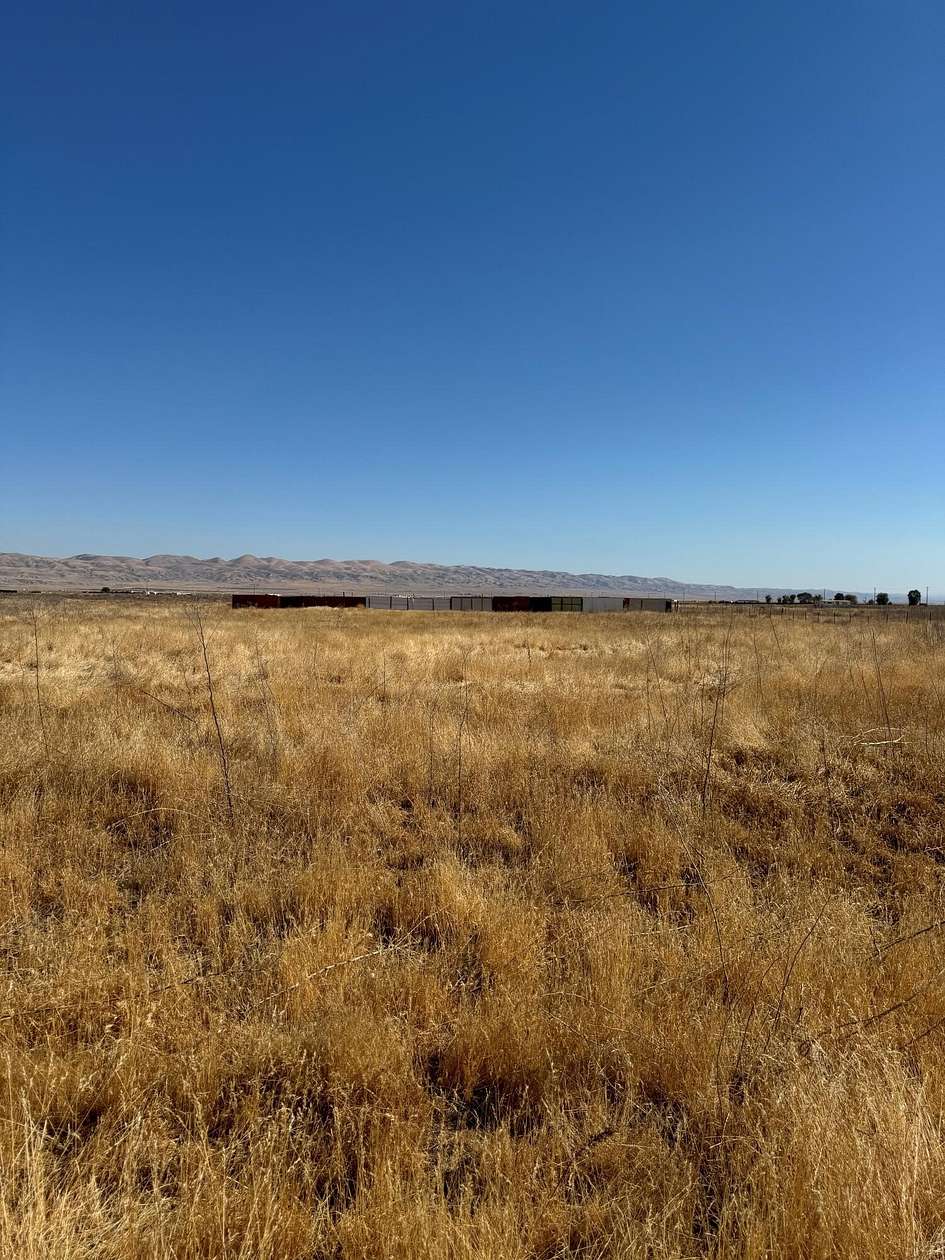 2.5 Acres of Land for Sale in California Valley, California