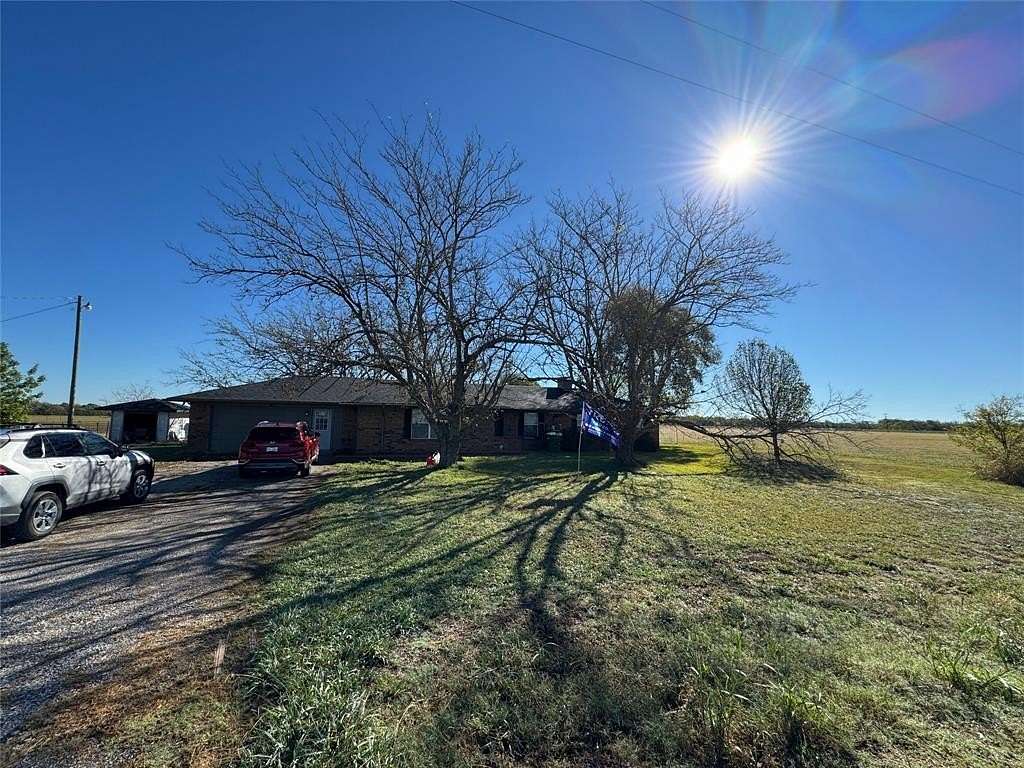 15.502 Acres of Land with Home for Sale in Gober, Texas