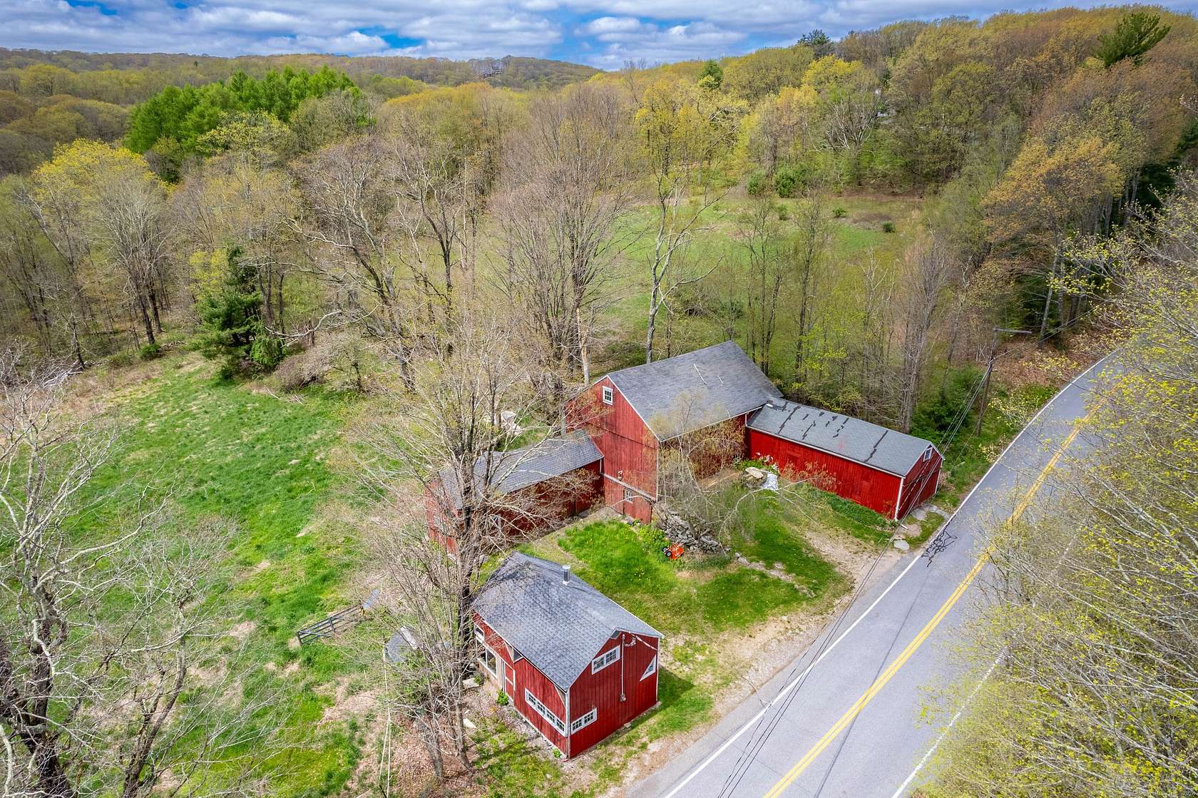 4.5 Acres of Residential Land for Sale in Litchfield, Connecticut