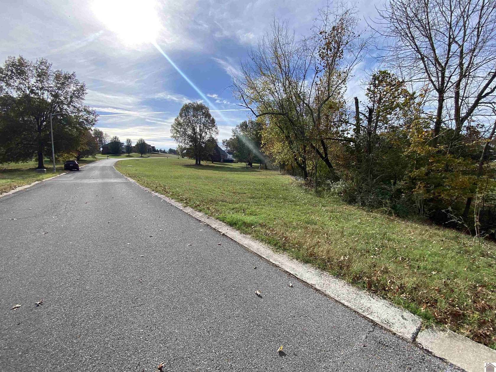 0.88 Acres of Residential Land for Sale in Benton, Kentucky