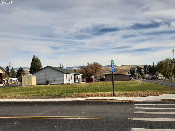 0.31 Acres of Commercial Land for Sale in Union, Oregon