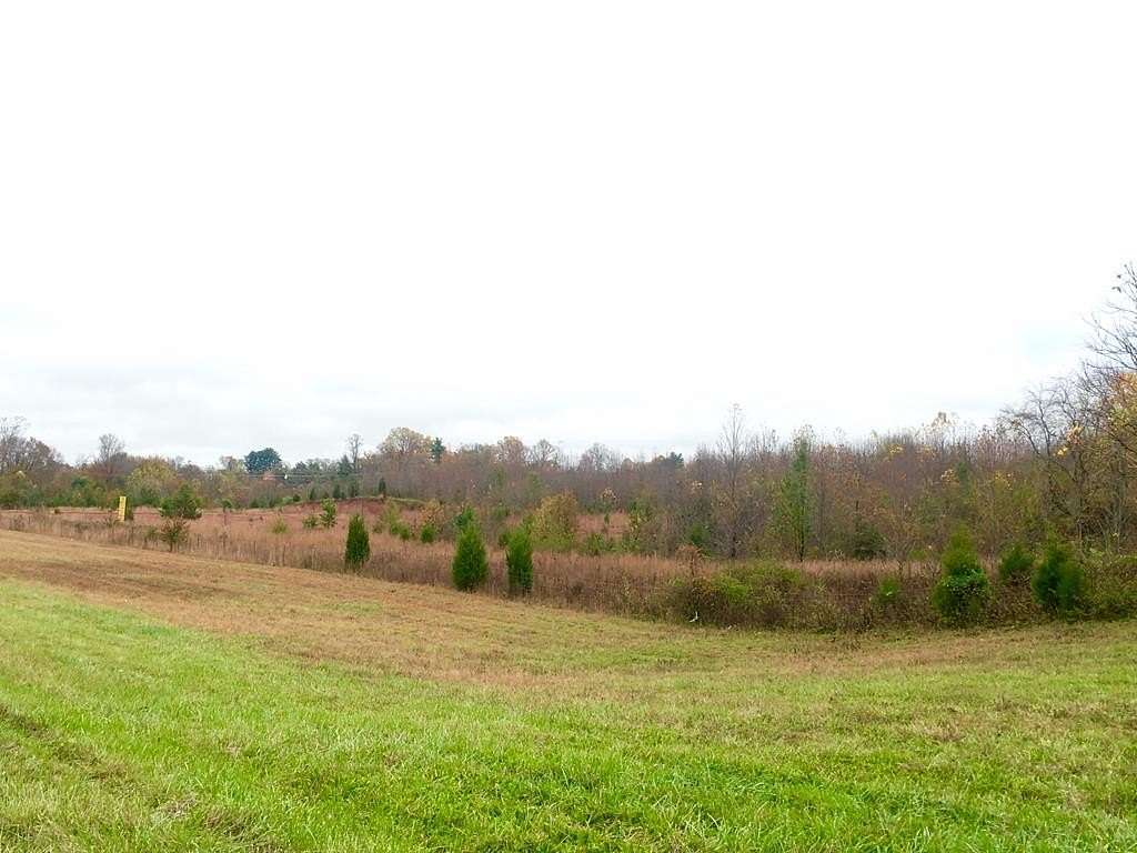 26.929 Acres of Land for Sale in Cookeville, Tennessee