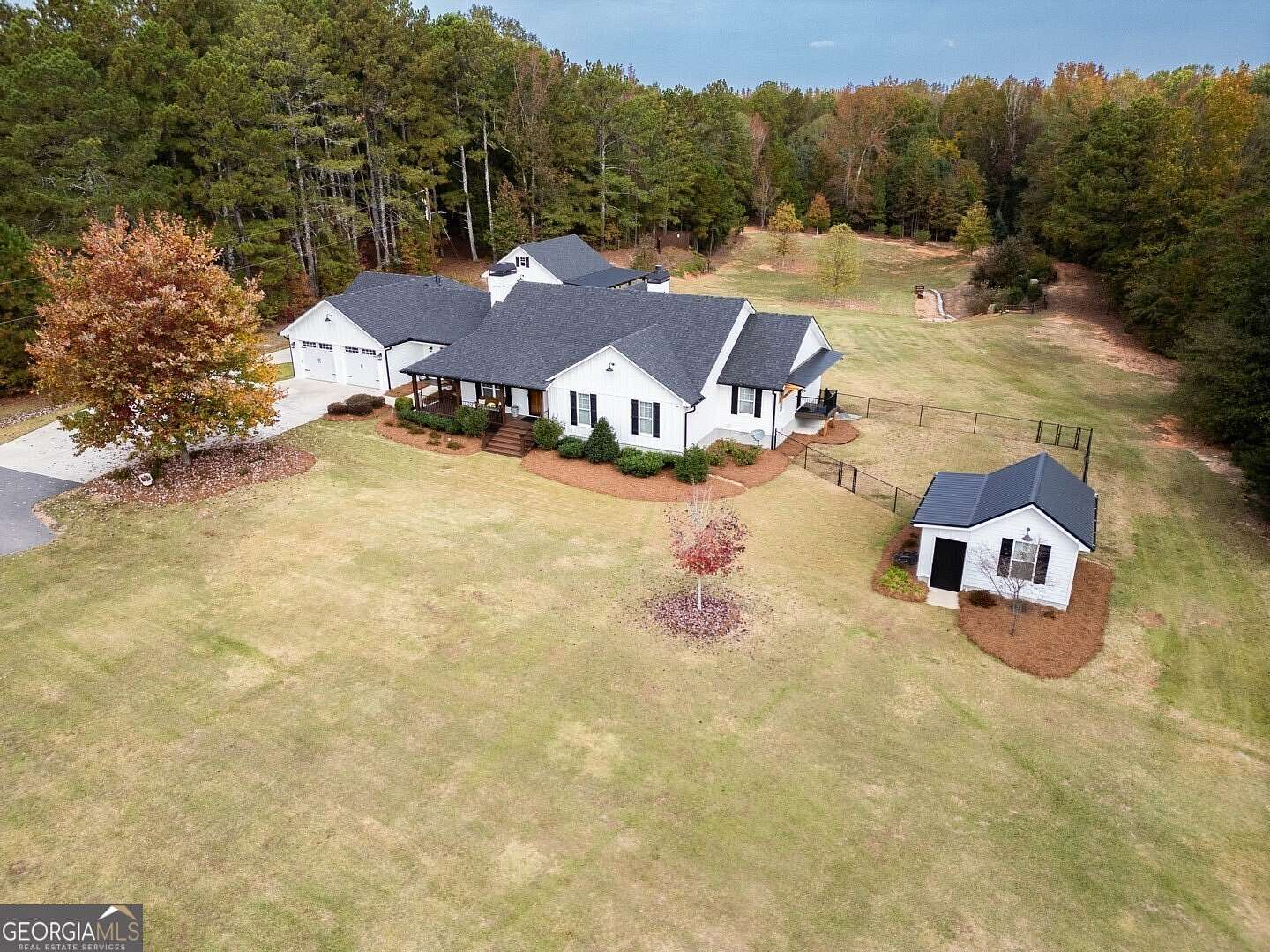 5.74 Acres of Residential Land with Home for Sale in Rutledge, Georgia