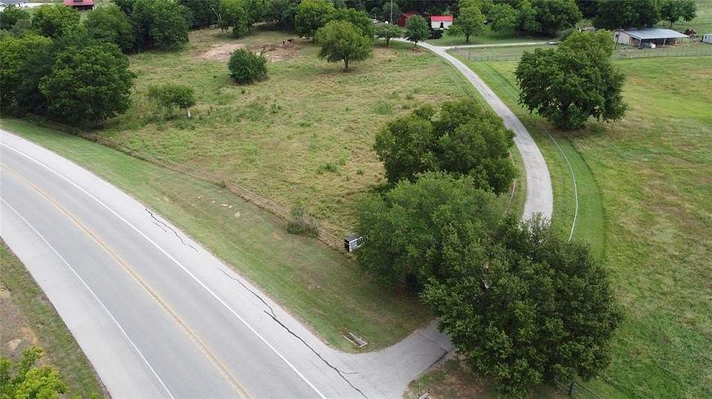 8.02 Acres of Land with Home for Sale in Gainesville, Texas