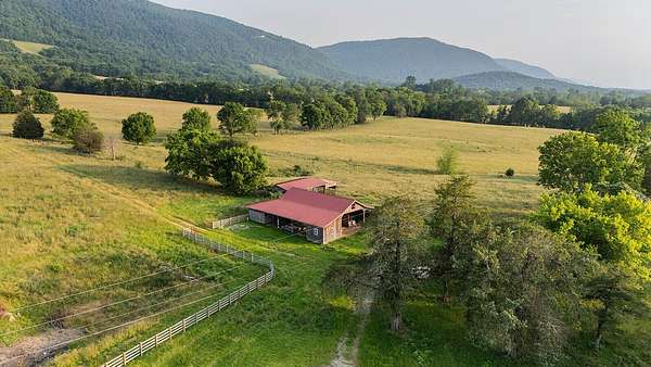 94 Acres of Agricultural Land for Sale in Crossville, Tennessee