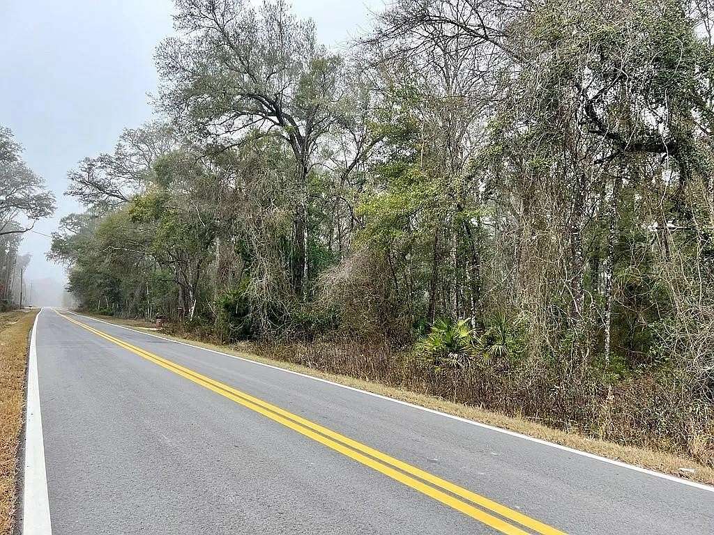 2.5 Acres of Residential Land for Sale in Old Town, Florida