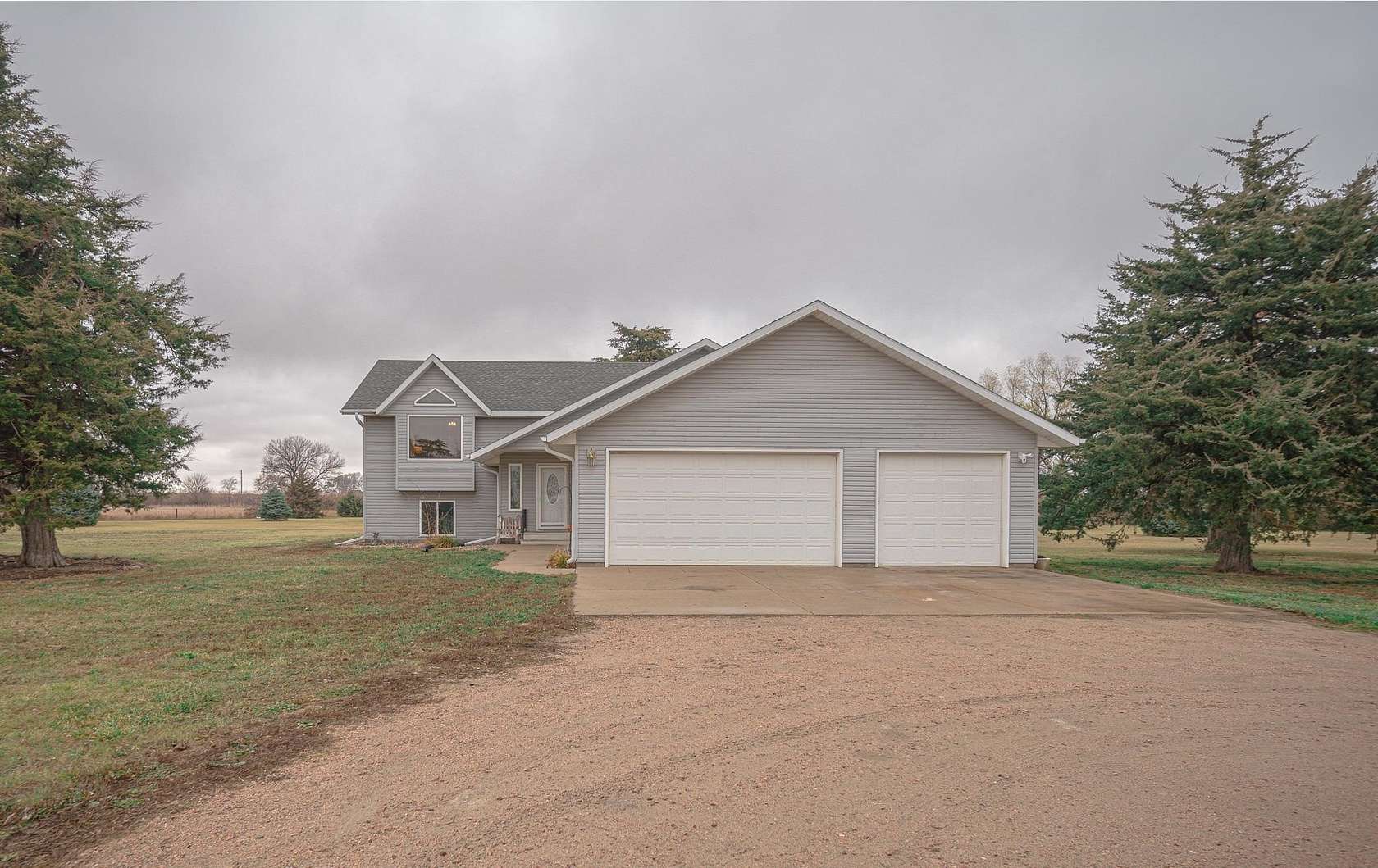 3.23 Acres of Residential Land with Home for Sale in Jefferson, South Dakota