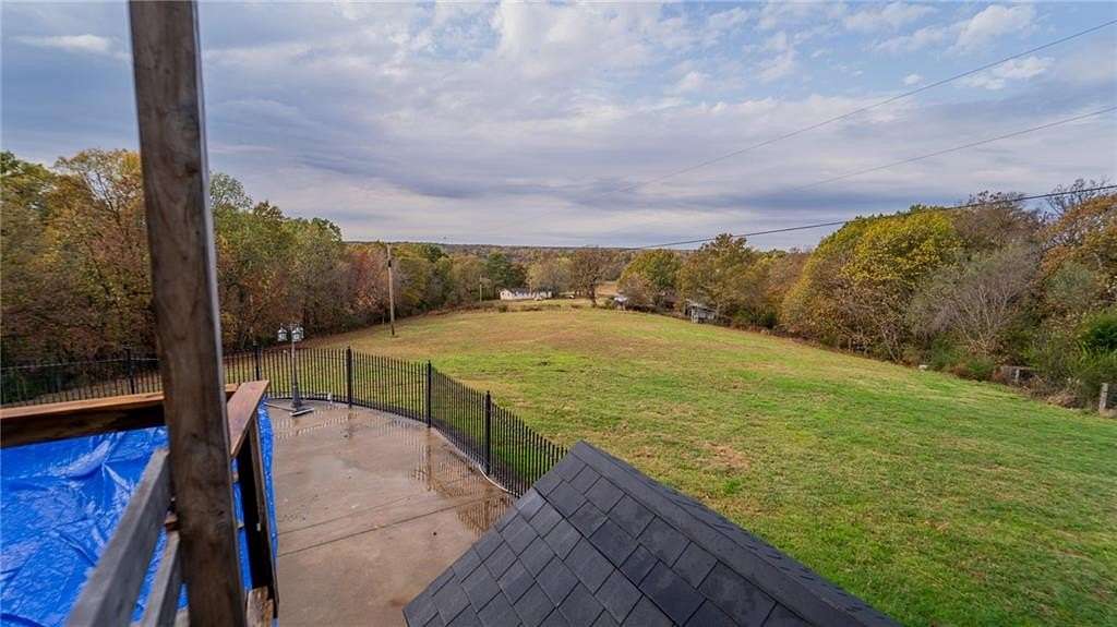 3.14 Acres of Residential Land with Home for Sale in Fayetteville, Arkansas