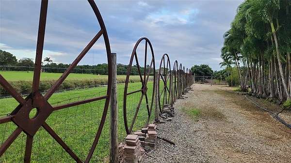 5 Acres of Commercial Land for Sale in Homestead, Florida