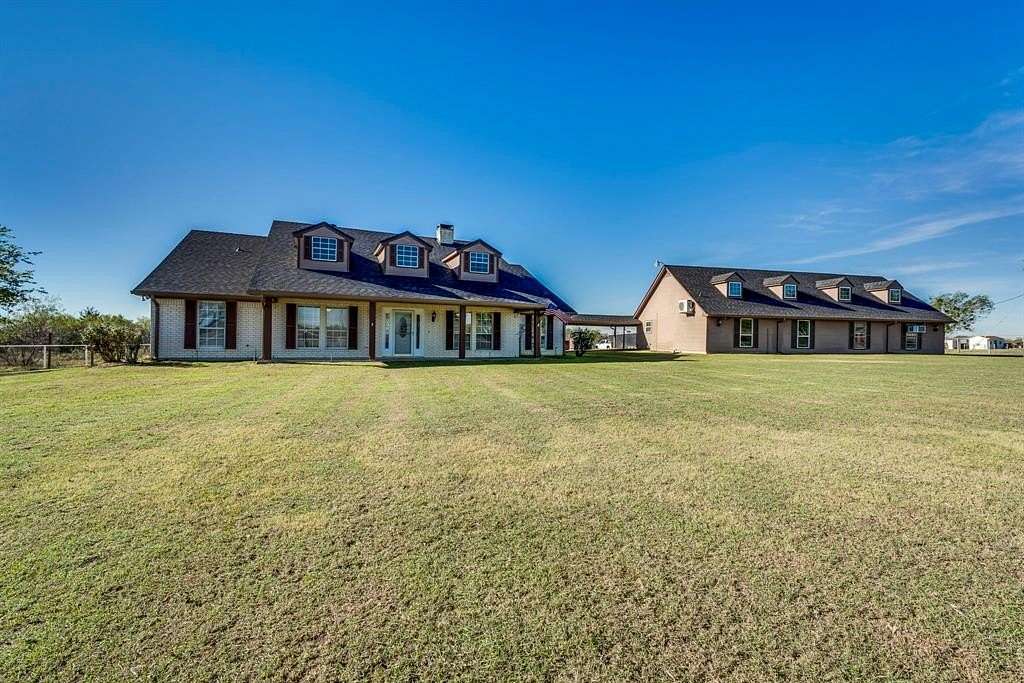 5.001 Acres of Land with Home for Sale in Ennis, Texas