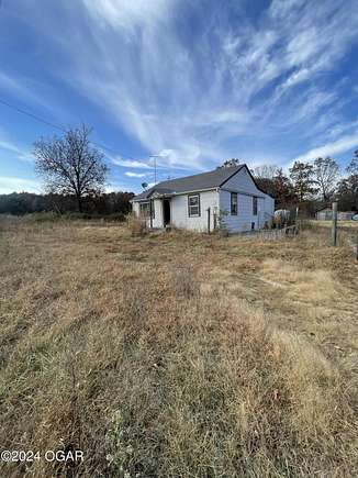 8 Acres of Residential Land with Home for Sale in Billings, Missouri