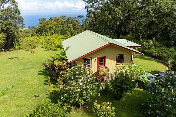 4.131 Acres of Residential Land with Home for Sale in Laupahoehoe, Hawaii