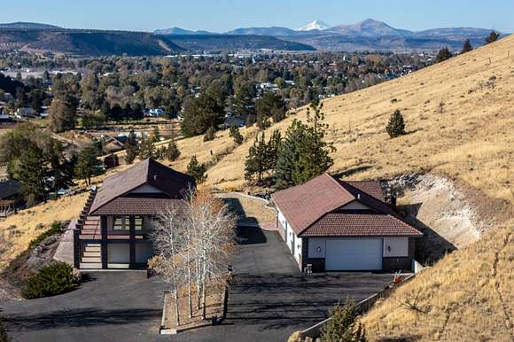 6.67 Acres of Residential Land with Home for Sale in Prineville, Oregon