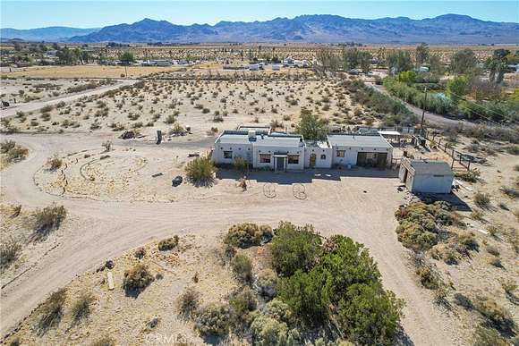 2.5 Acres of Residential Land with Home for Sale in Newberry Springs, California