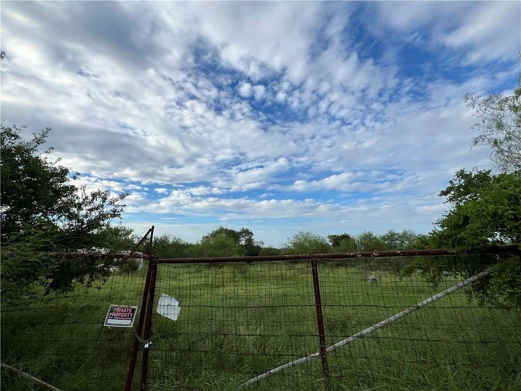 3 Acres of Residential Land for Sale in Kingsville, Texas